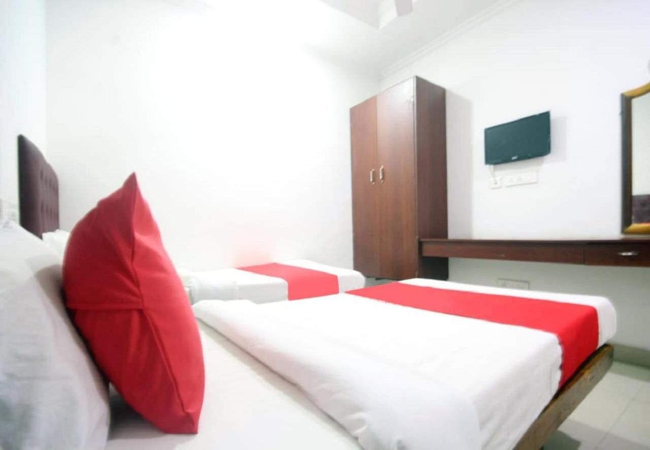 Hotel Jayaram 치담바람 외부 사진