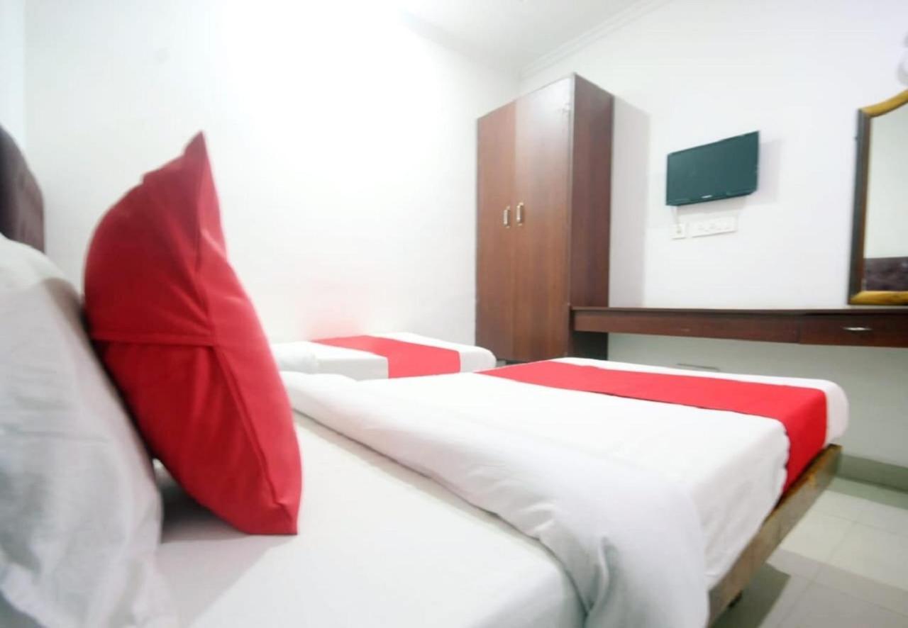 Hotel Jayaram 치담바람 외부 사진