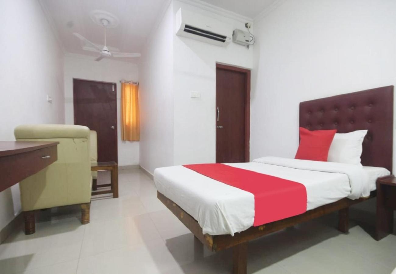 Hotel Jayaram 치담바람 외부 사진