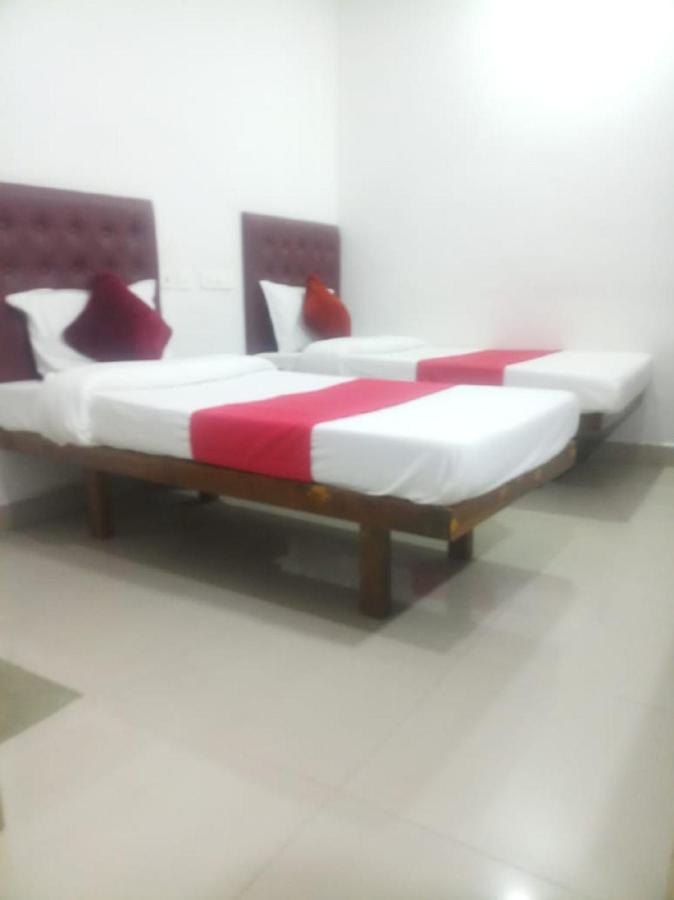 Hotel Jayaram 치담바람 외부 사진