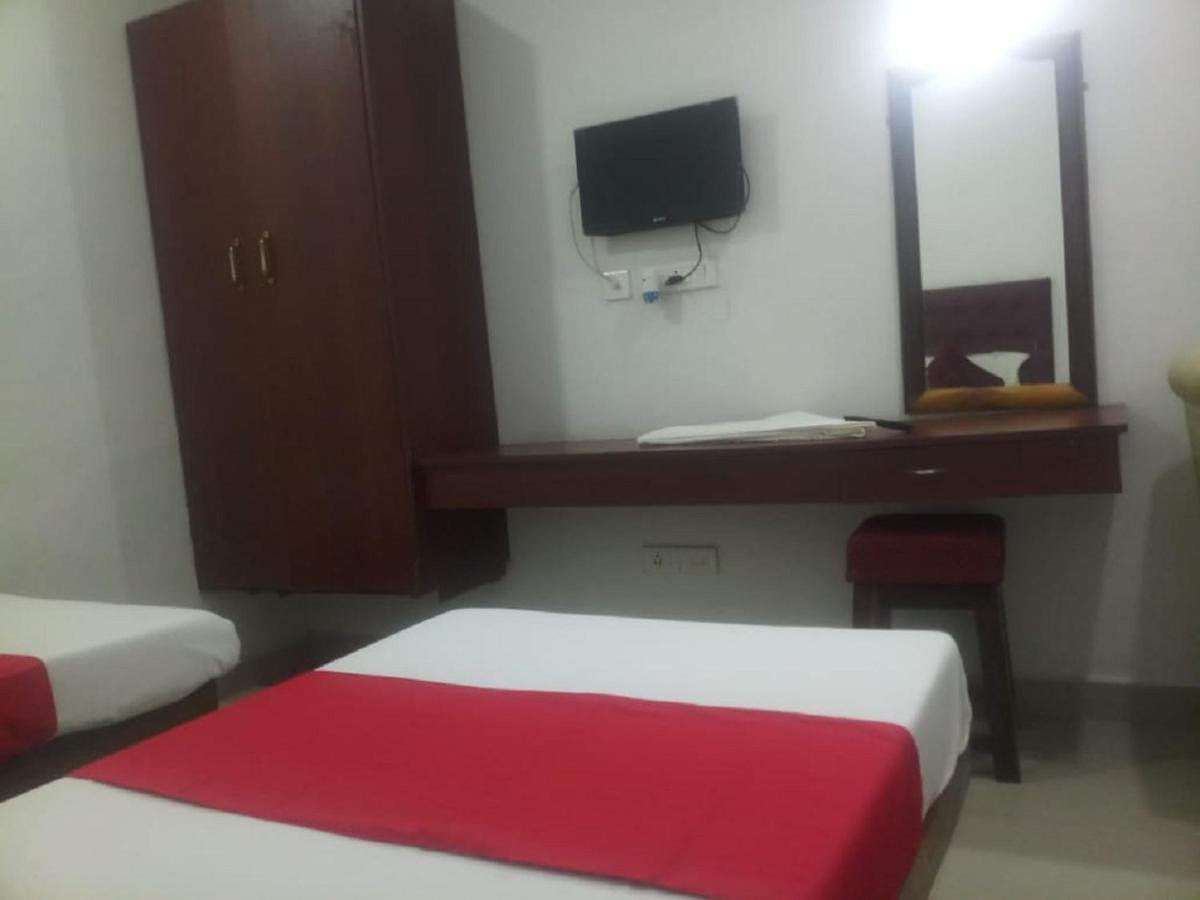 Hotel Jayaram 치담바람 외부 사진