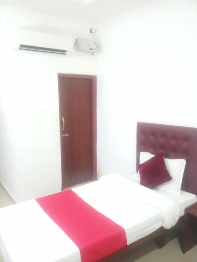 Hotel Jayaram 치담바람 외부 사진