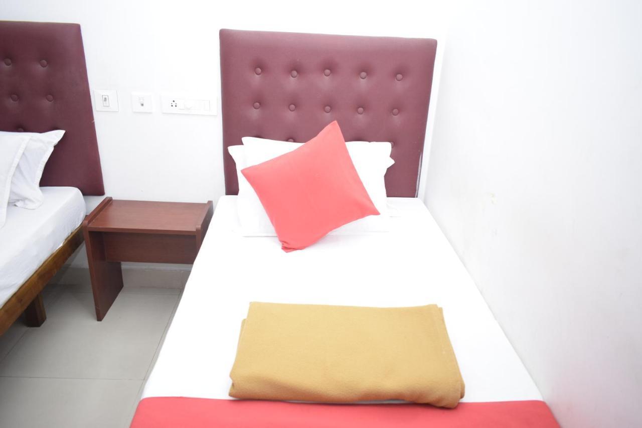 Hotel Jayaram 치담바람 외부 사진