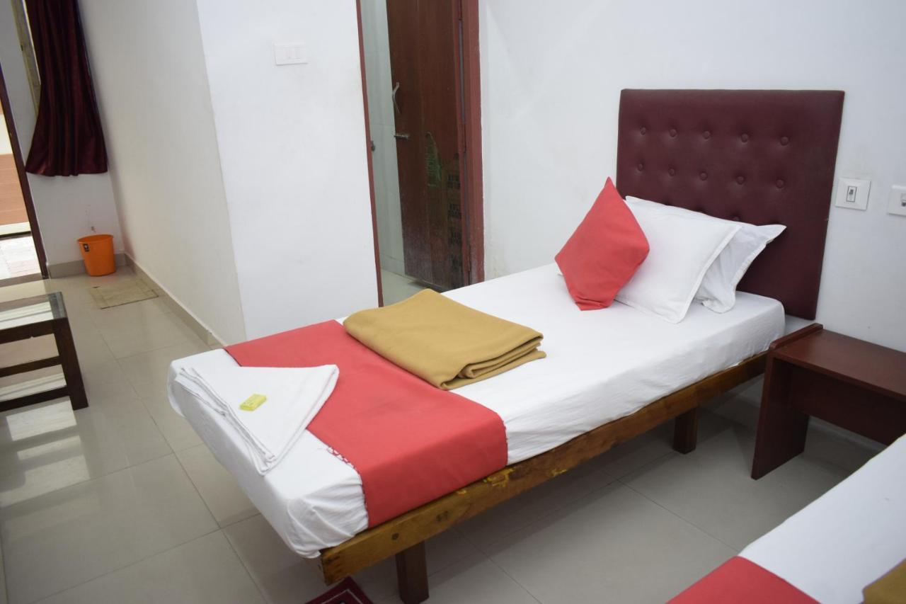 Hotel Jayaram 치담바람 외부 사진