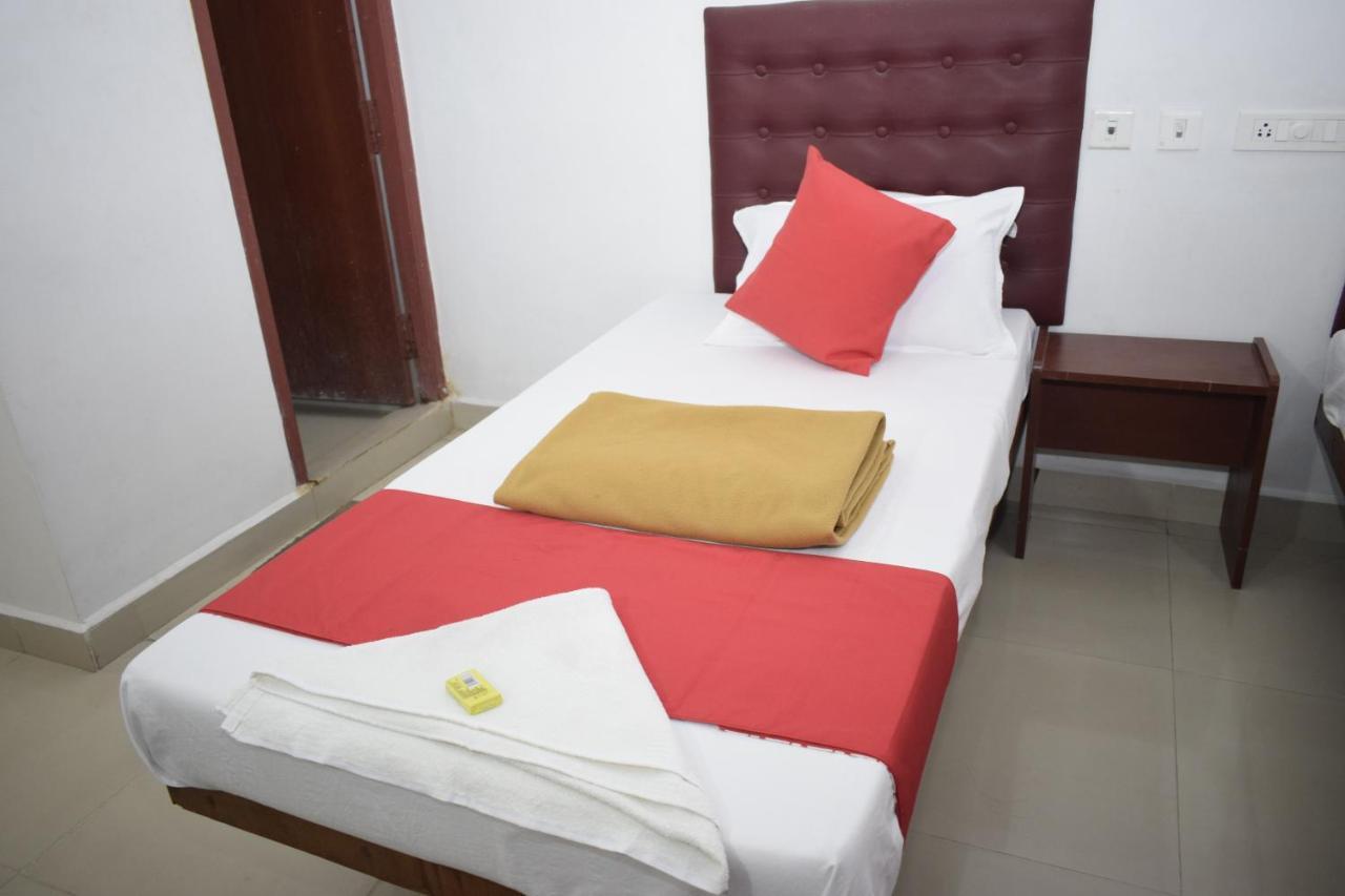Hotel Jayaram 치담바람 외부 사진