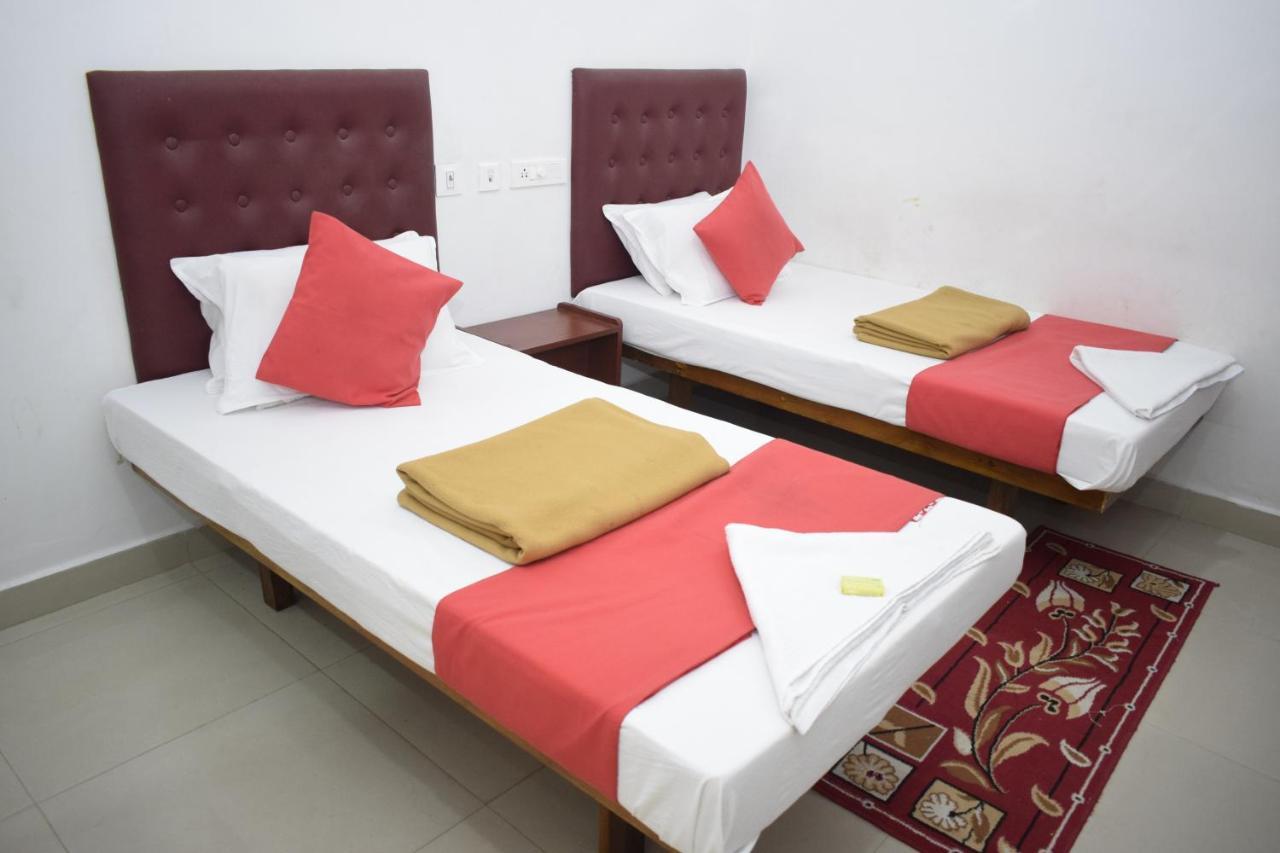 Hotel Jayaram 치담바람 외부 사진